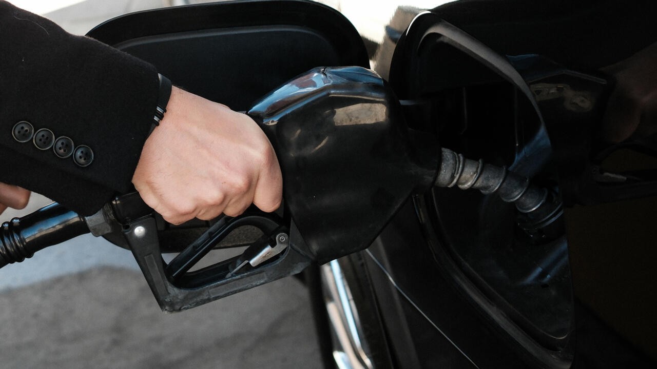 Oil rises further above $100, most Asian stocks fall as Iran war rages