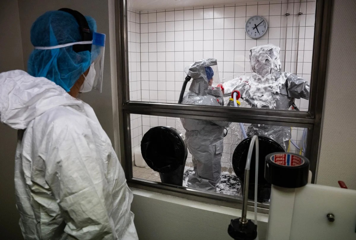 Ebola: FG plans state treatment centres as contacts hit 53